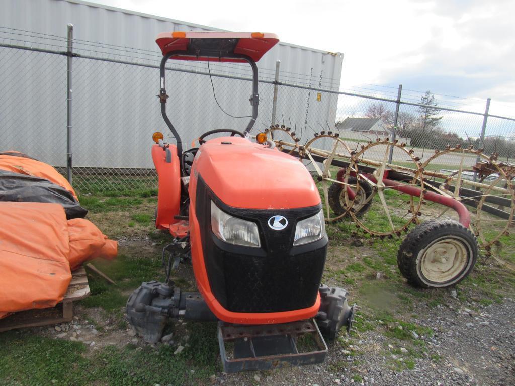 Kubota MX5200 Tractor, 4x4, HST, ROPS, Salvage