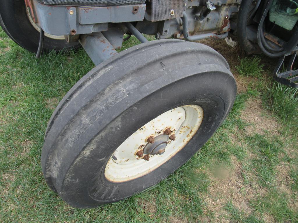NH TN90F Tractor, Cab, 2WD