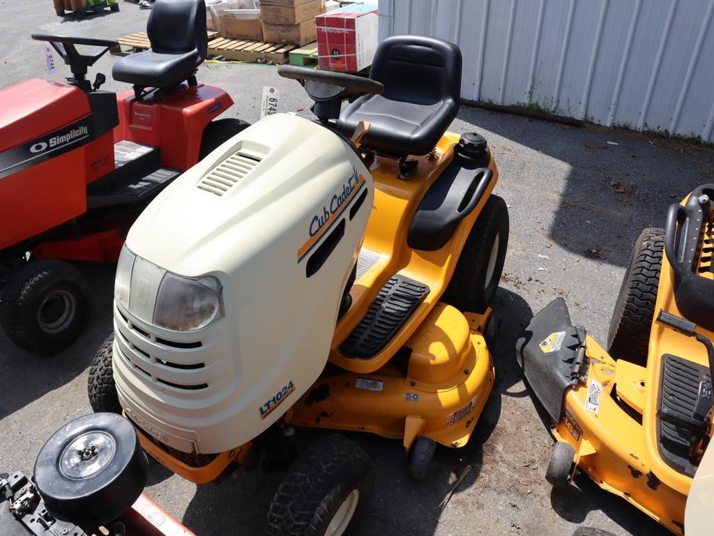 Cub Cadet LT1024 Riding Mower