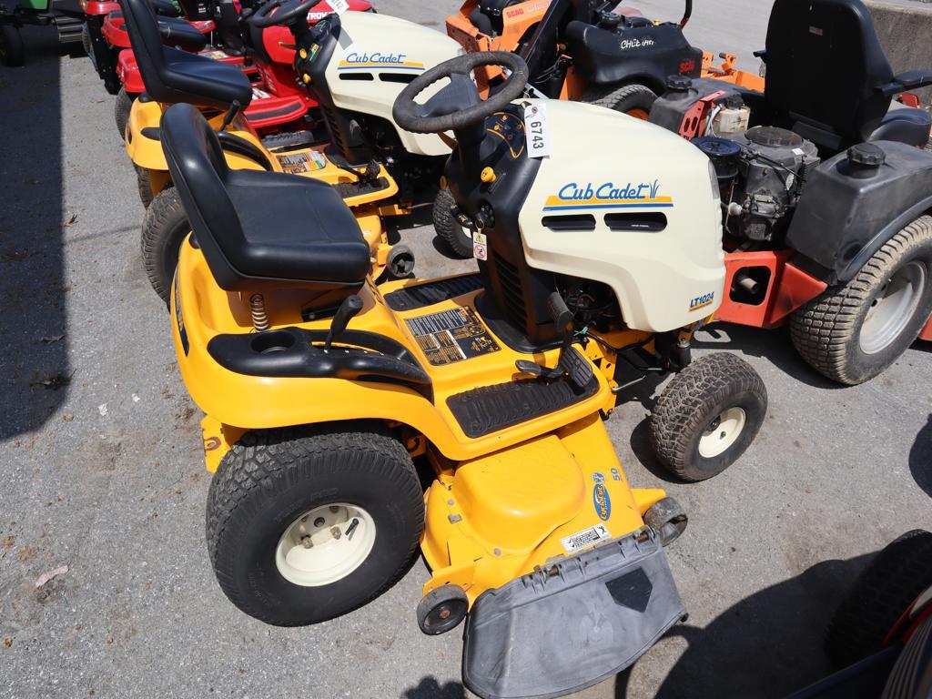 Cub Cadet LT1024 Riding Mower