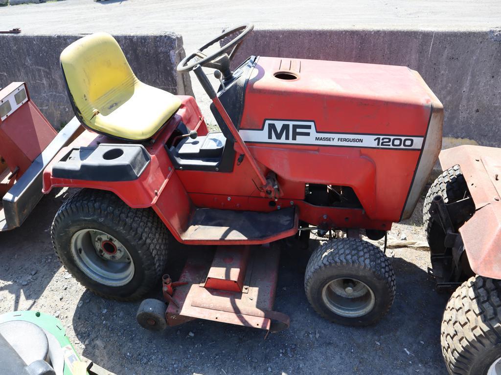 MF 1200 Garden Tractor w/ Deck (non-running)