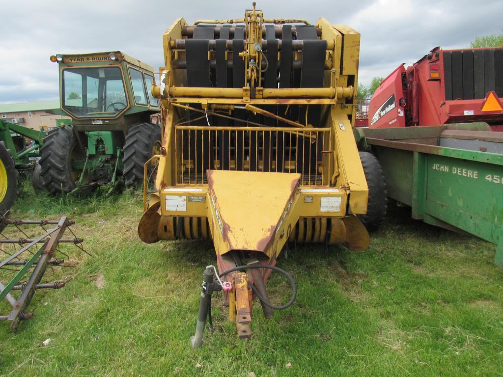 Vermeer 605 Super G Round Baler