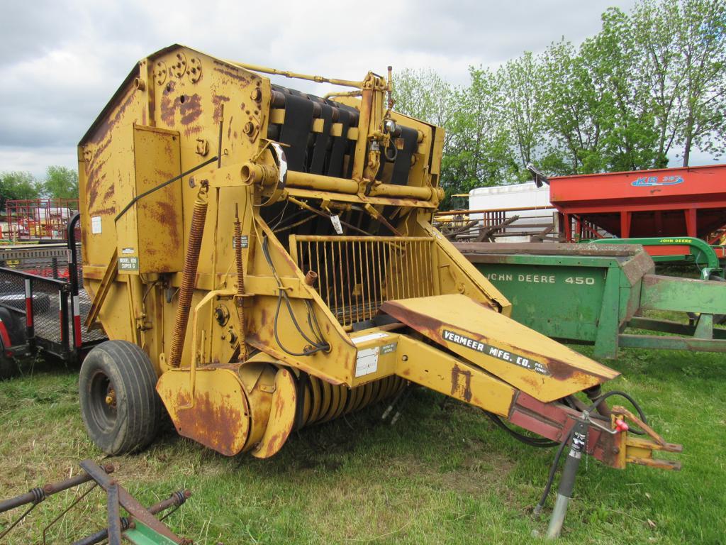 Vermeer 605 Super G Round Baler