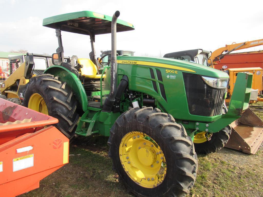 JD 5100E Utility Tractor, 4x4, ROPS, LHR