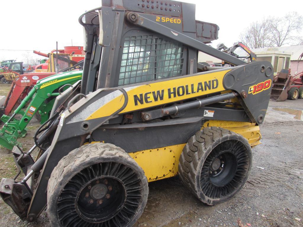 NH L190 Skidloader