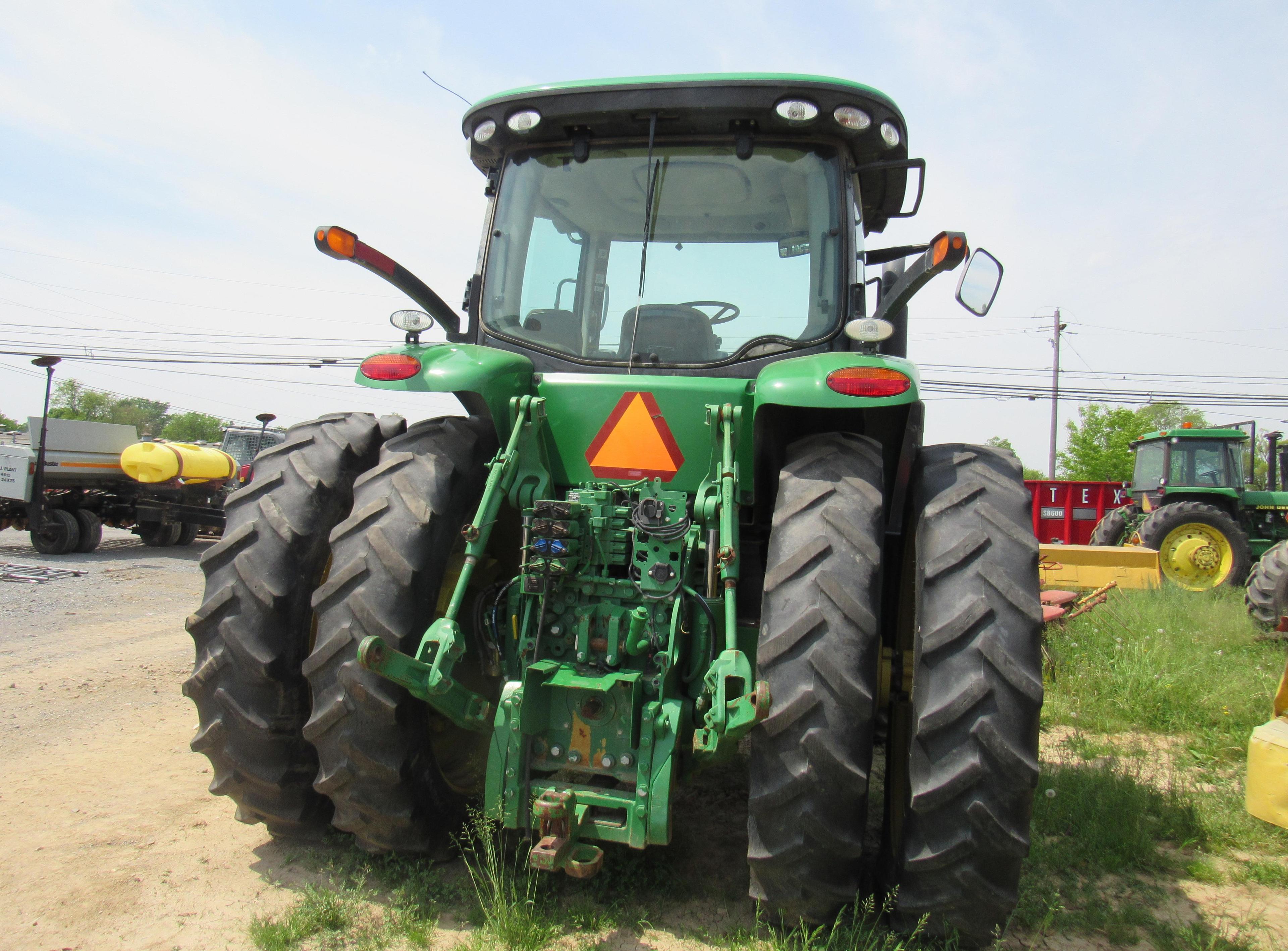 JD 7210R Tractor,Cab,4x4,Duals,6621 Hrs Showing