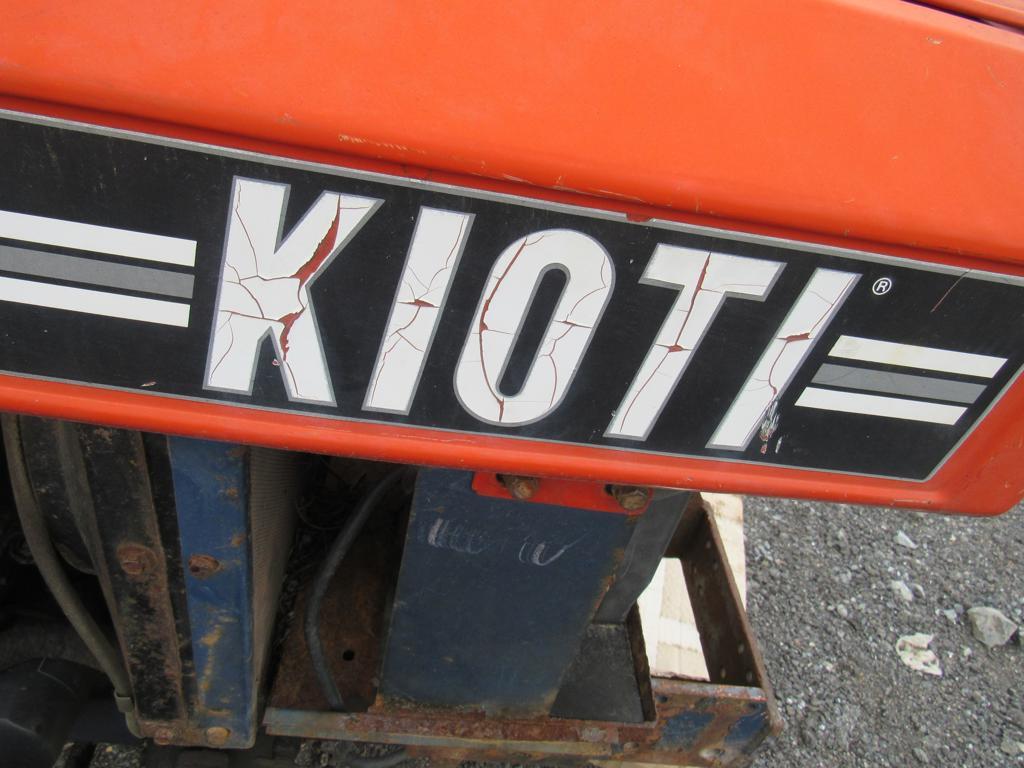 Kioti LB2614 Tractor (has bad transmission), 4WD,