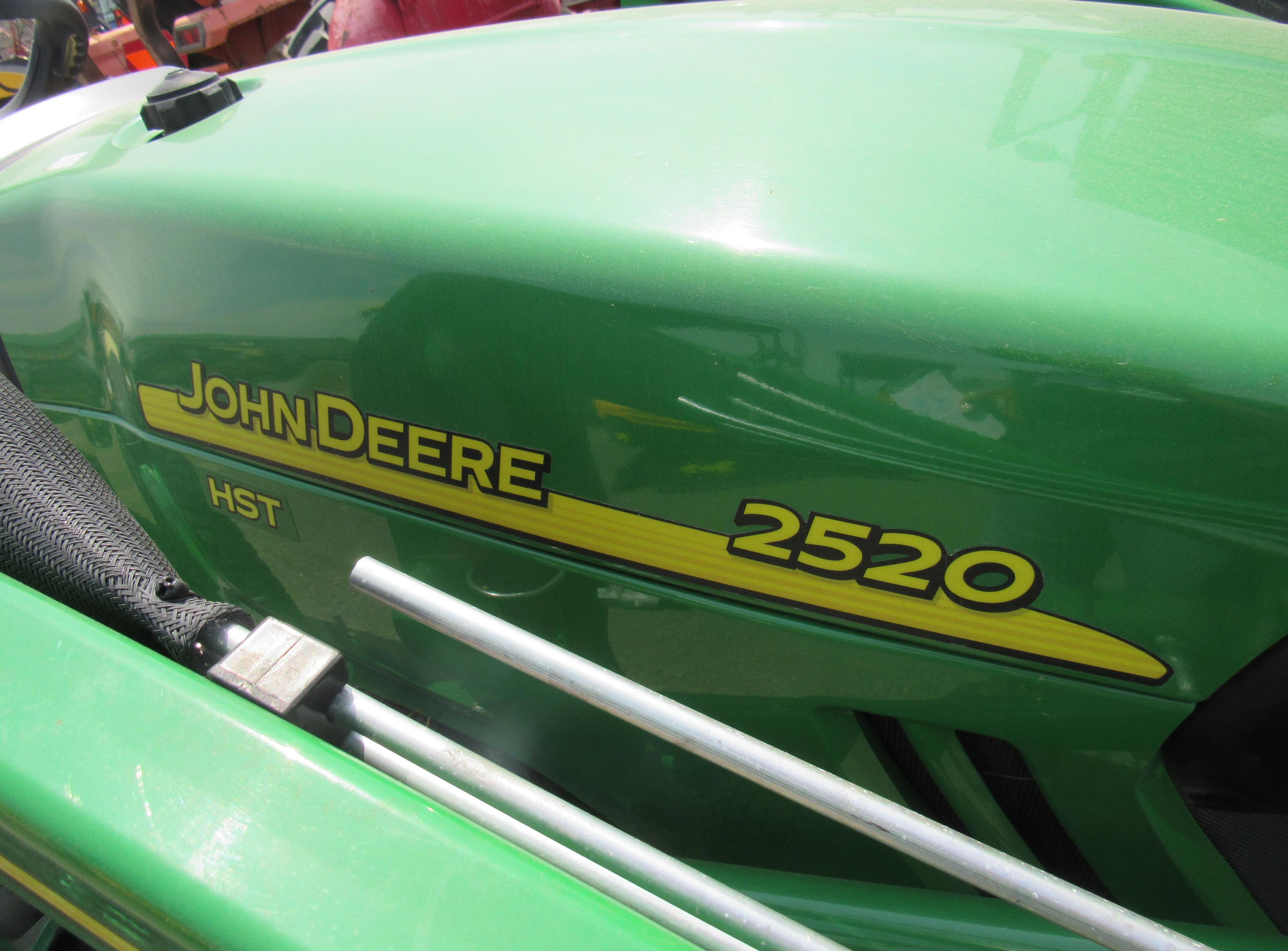 JD 2520 Compact Tractor