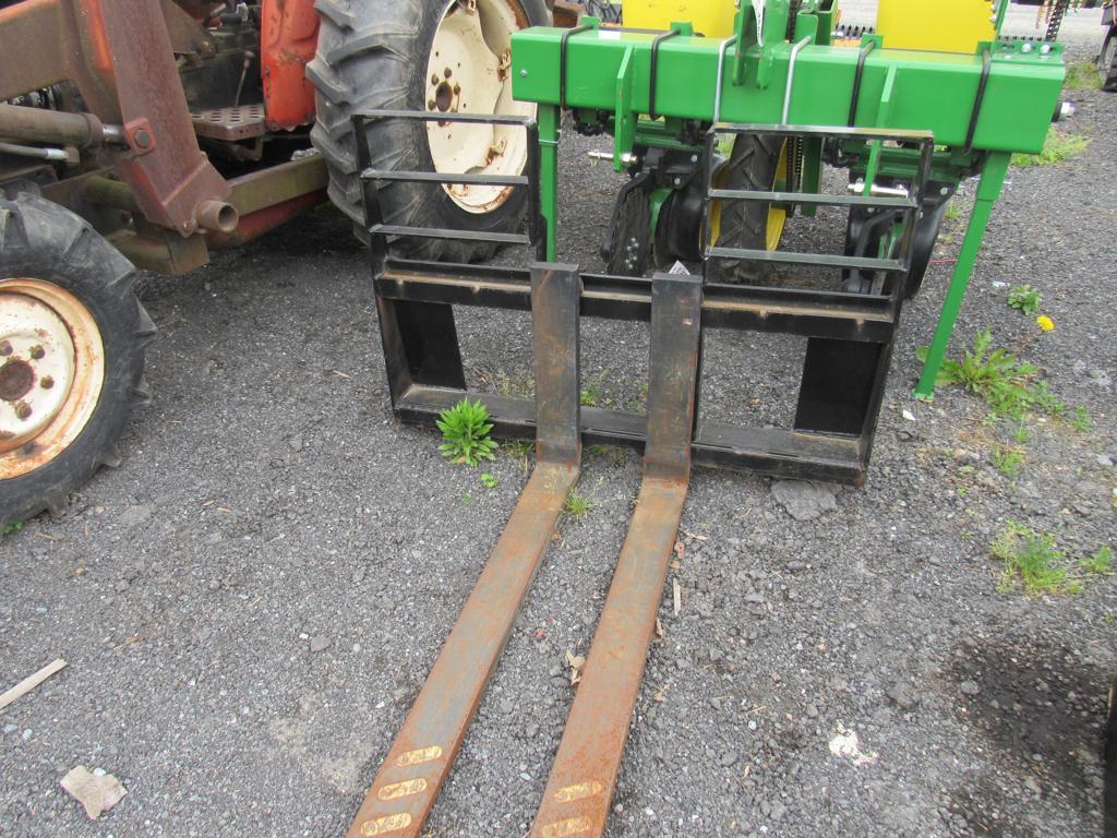 (New) Light Duty Pallet Forks