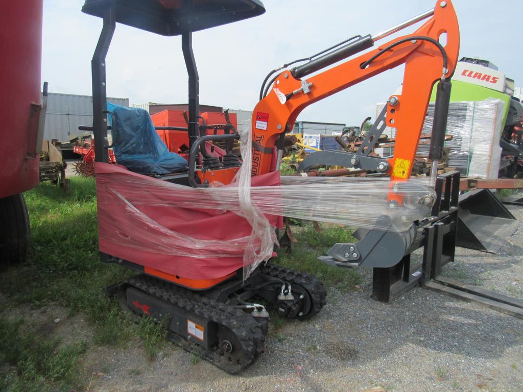 AGT LH12R Excavator w/Canopy