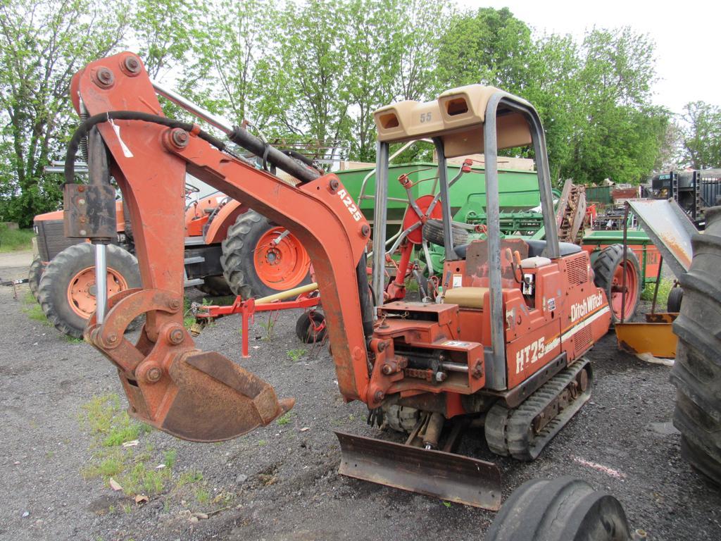 Ditch Witch HT25 Trencher/Backhoe (needs track)