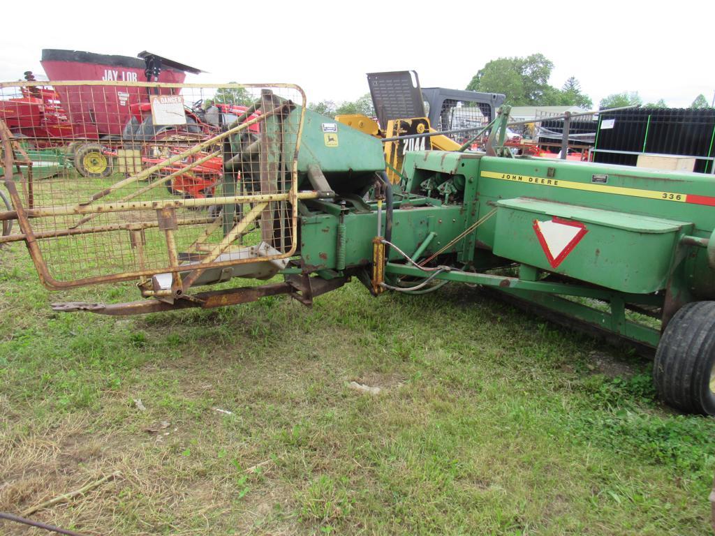 JD 336 Hay Baler & kicker