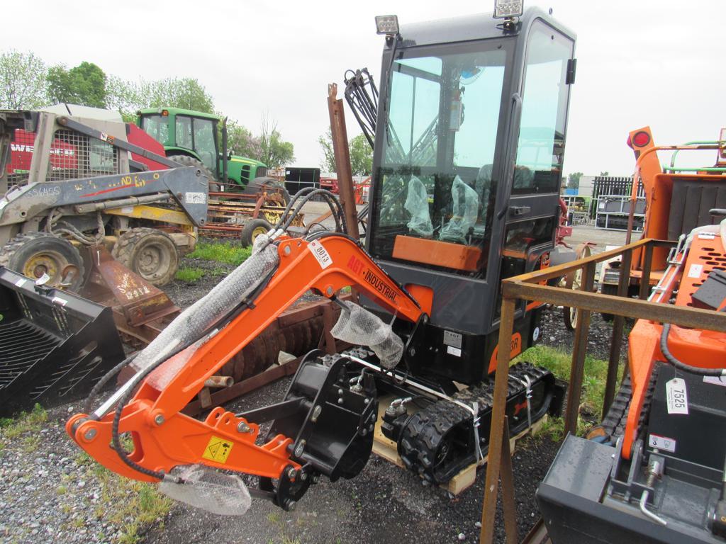 AGT QH13R Excavator