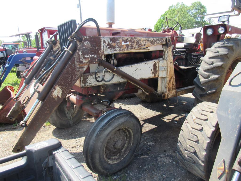 IH 656 Tractor, Dsl, WF, TA