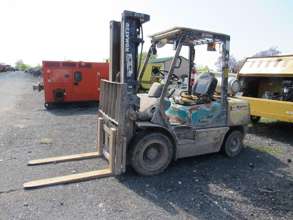 Komatsu 5000 lb Forklift