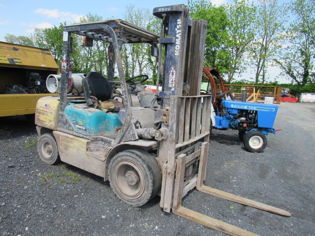 Komatsu 5000 lb Forklift