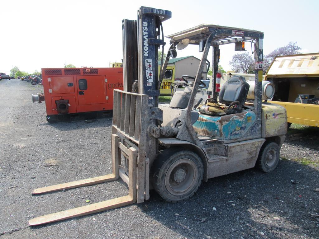 Komatsu 5000 lb Forklift