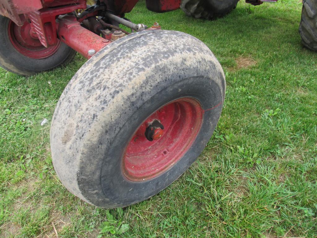 IH Hydro 100 Wide Front Tractor, Dsl