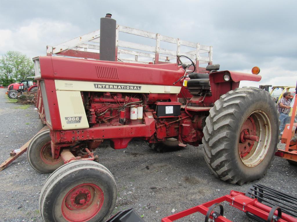 IH 966 Tractor, Dsl, 2WD