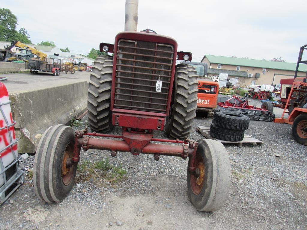 IH 756 Tractor
