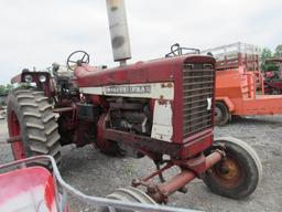 IH 756 Tractor
