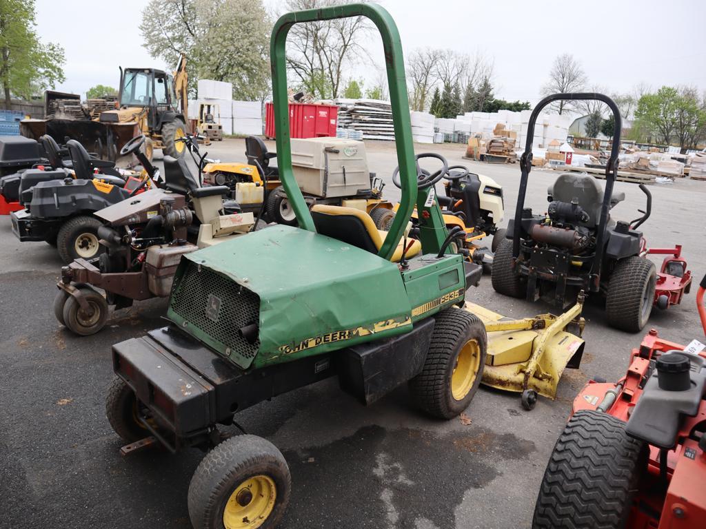 JD F935 Dsl Mower w/72" Mower Deck