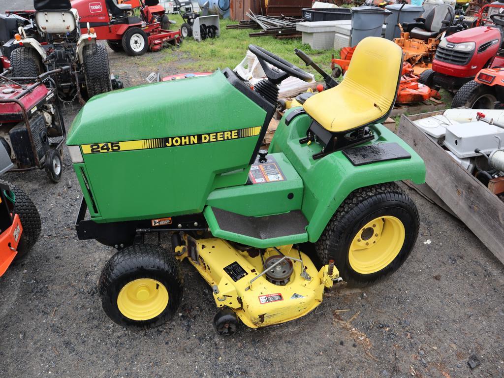 JD 245 Lawn & Garden Tractor