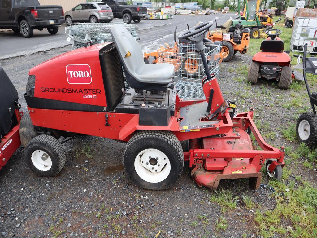 Toro 228D Front Mower