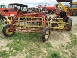 NH 258 Rake w/Dolly Wheel