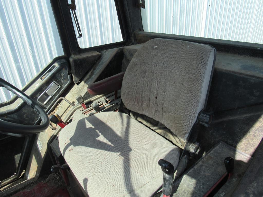 International 1586 Tractor
