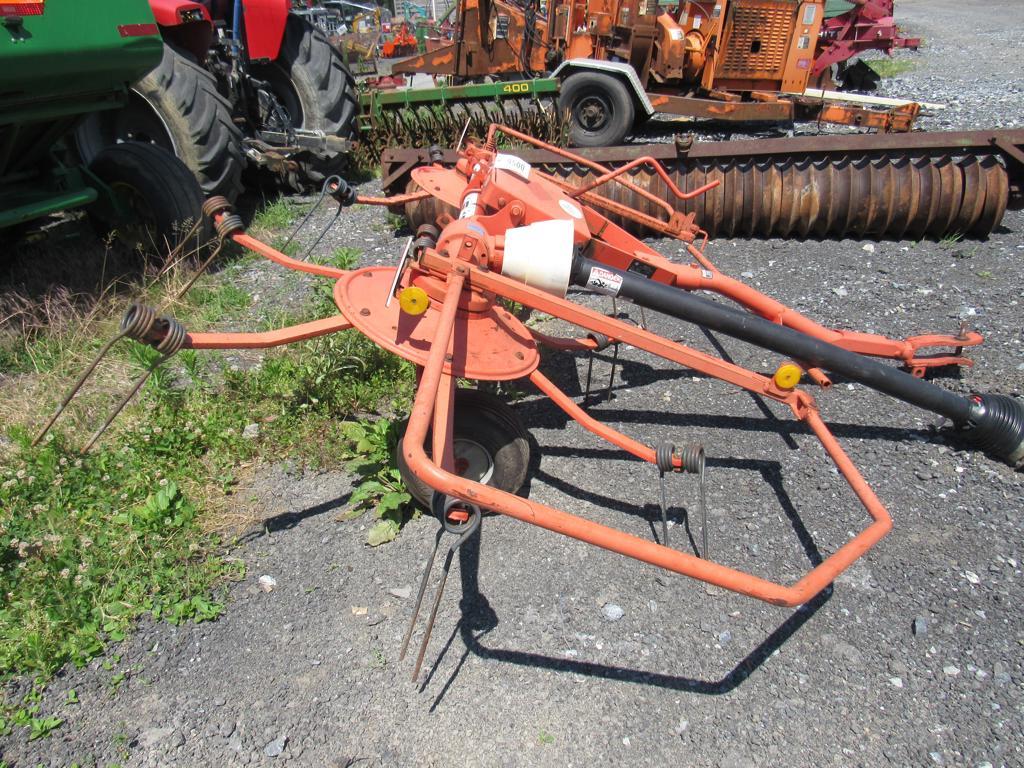 Kuhn 2 Star B2168 Hay Tedder