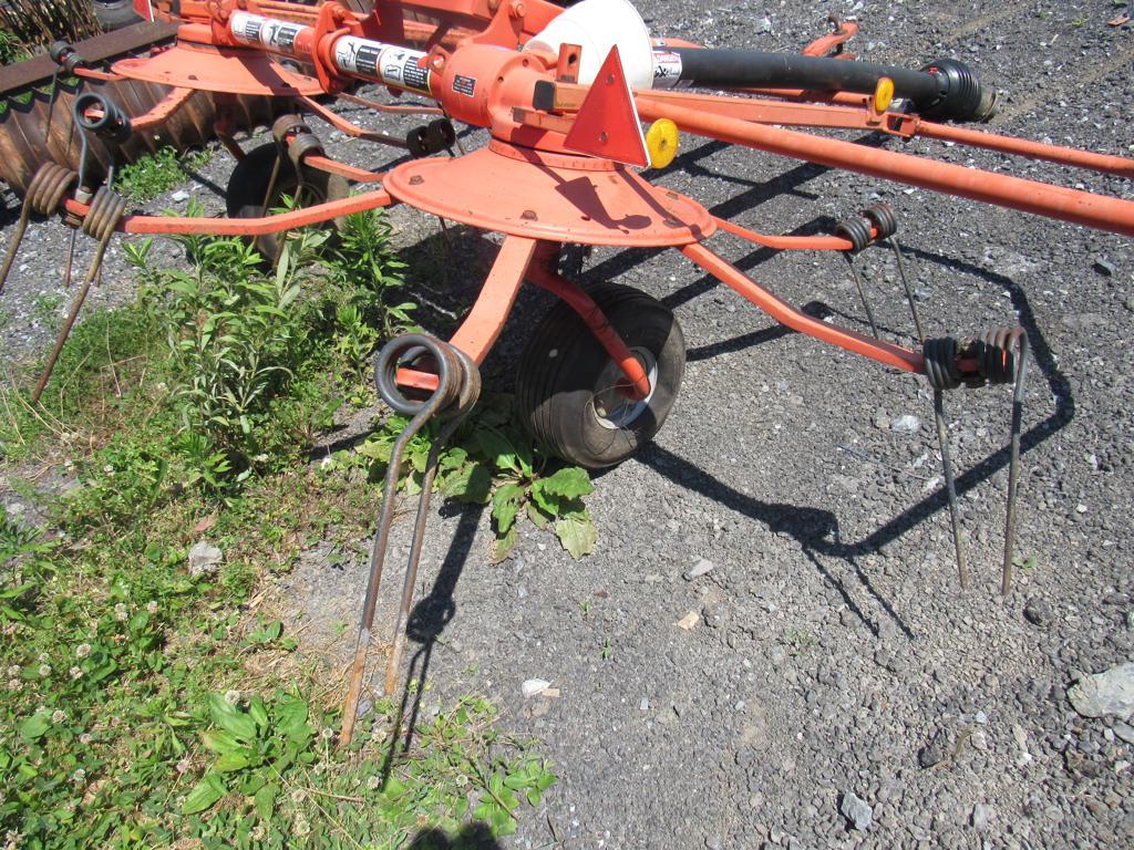 Kuhn 2 Star B2168 Hay Tedder