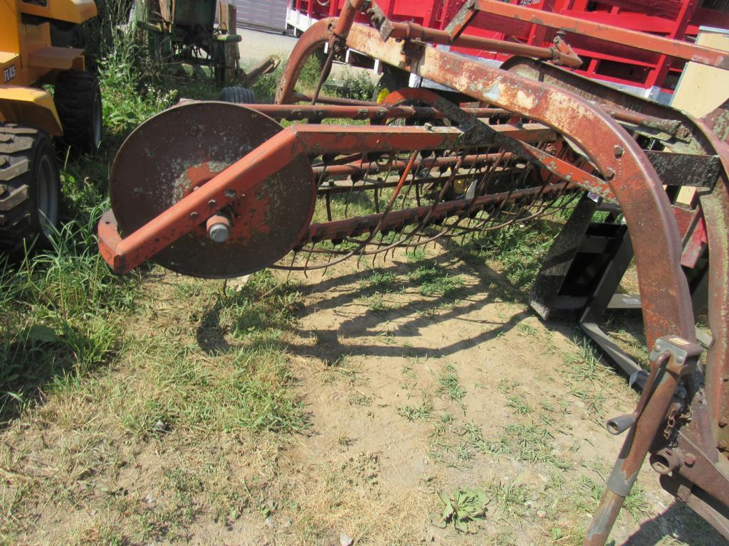 NI 402 Hay Rake