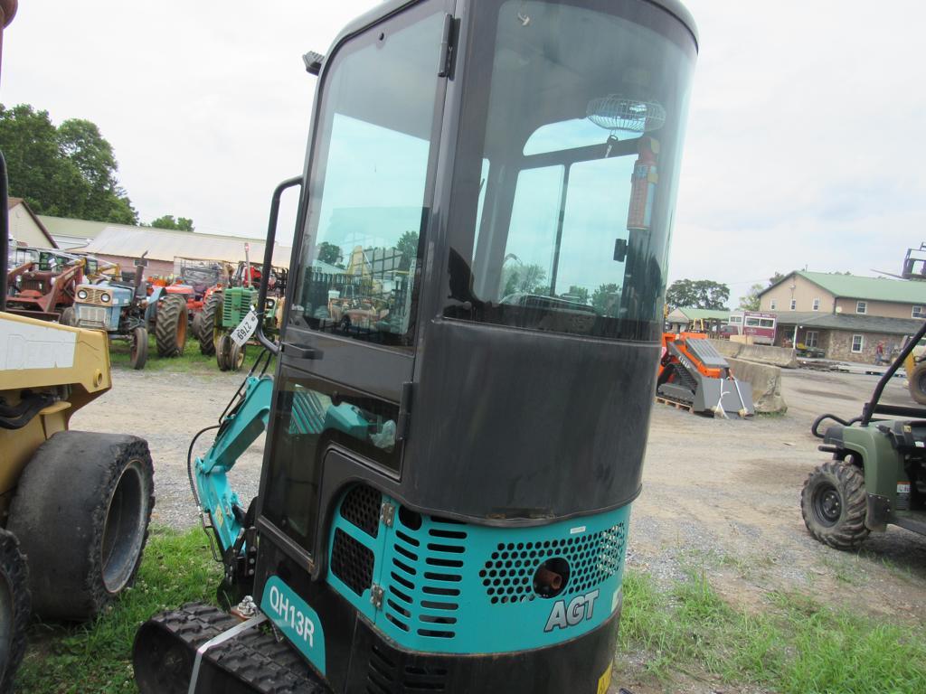 AGT QH13R Mini Excavator