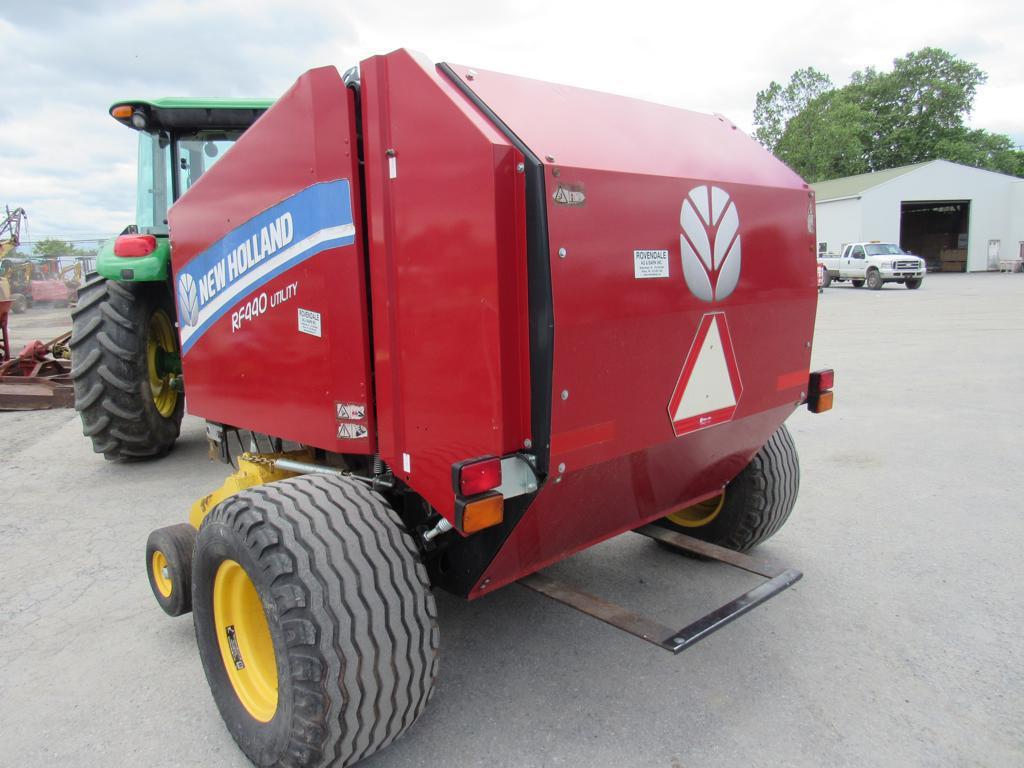 NH RF440 Round Baler