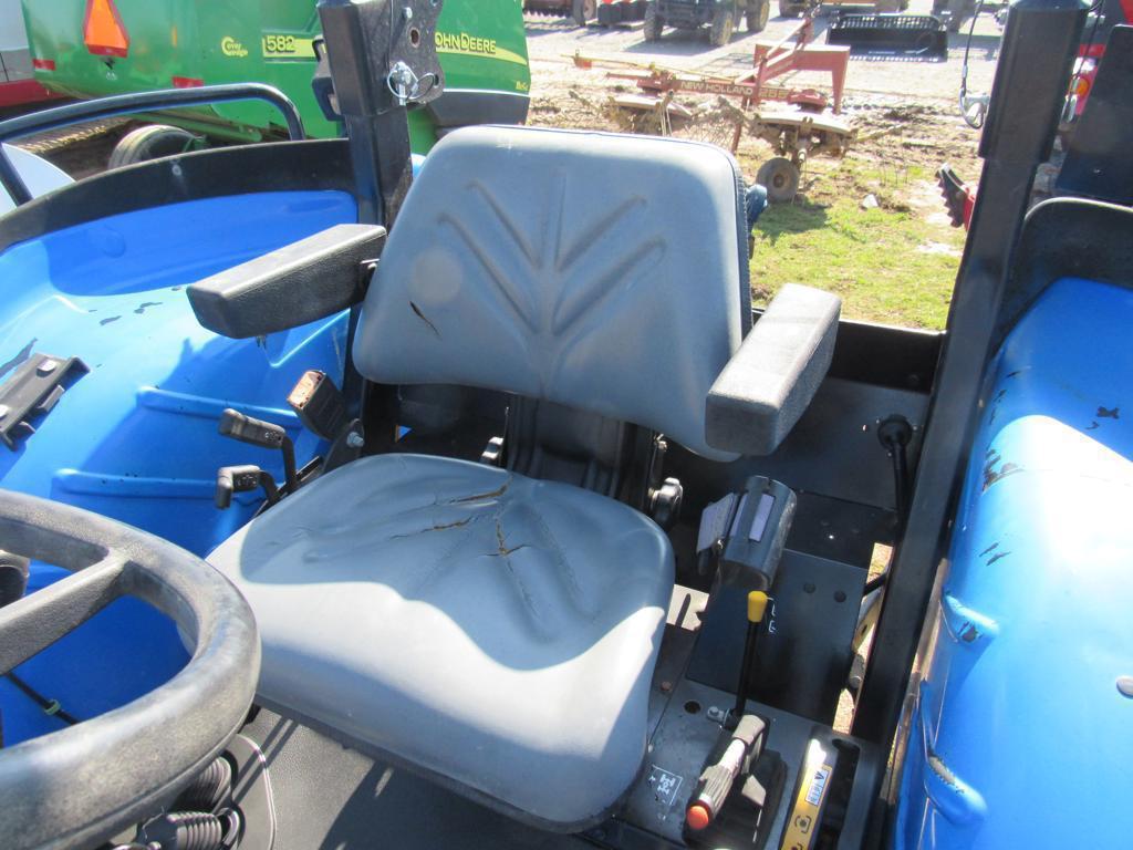 NH T5040 Tractor, 4WD, Dual Remotes, ROPS,