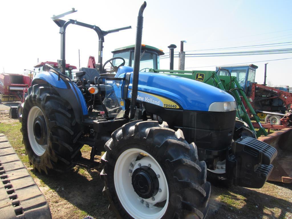 NH T5040 Tractor, 4WD, Dual Remotes, ROPS,