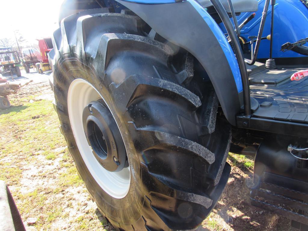 NH T5040 Tractor, 4WD, Dual Remotes, ROPS,