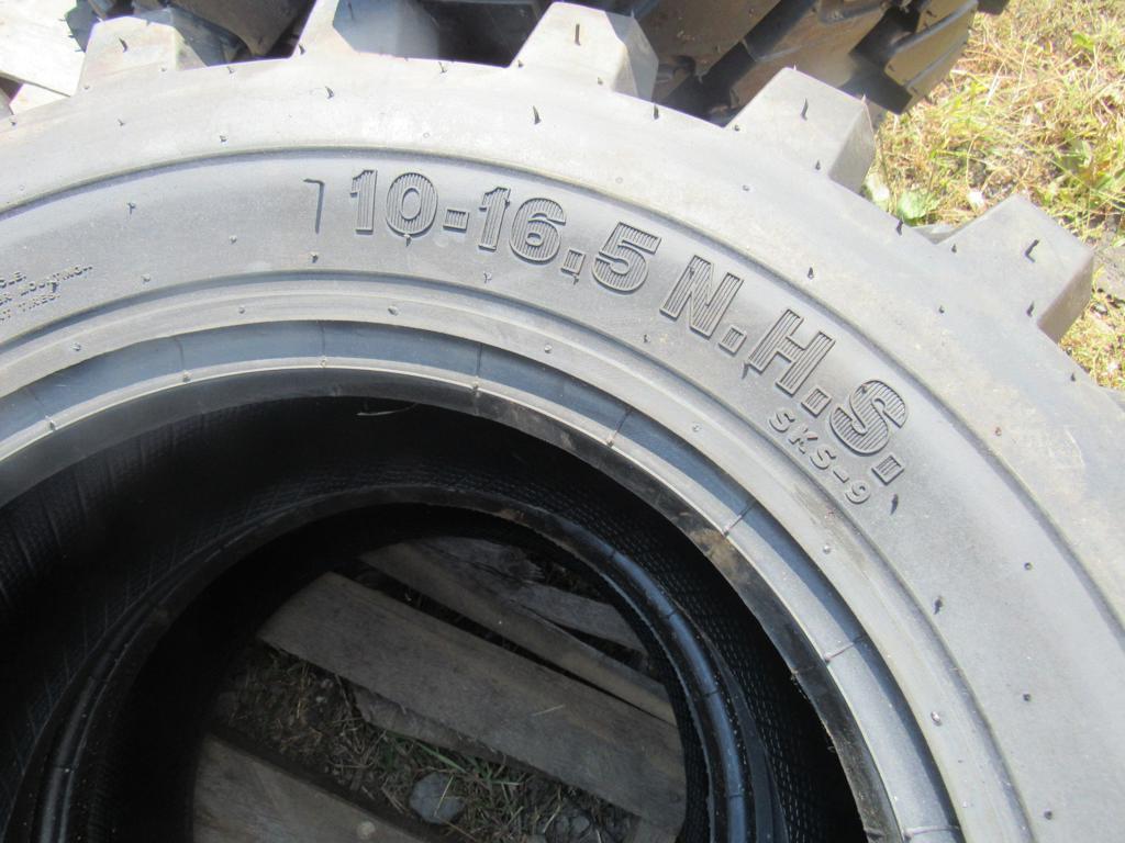10-16.5 Forerunner SKS9 Tires