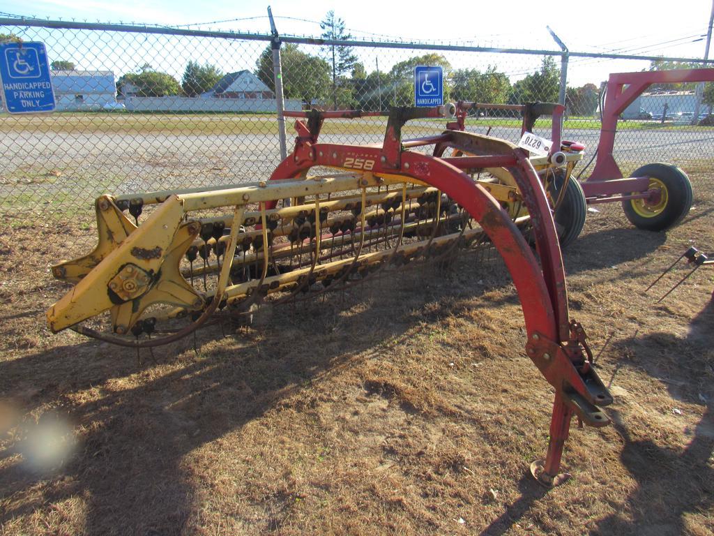 New Holland 258 Hay Rake