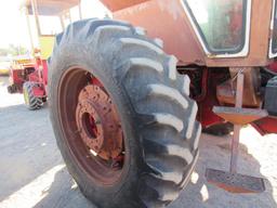 International 806 Tractor