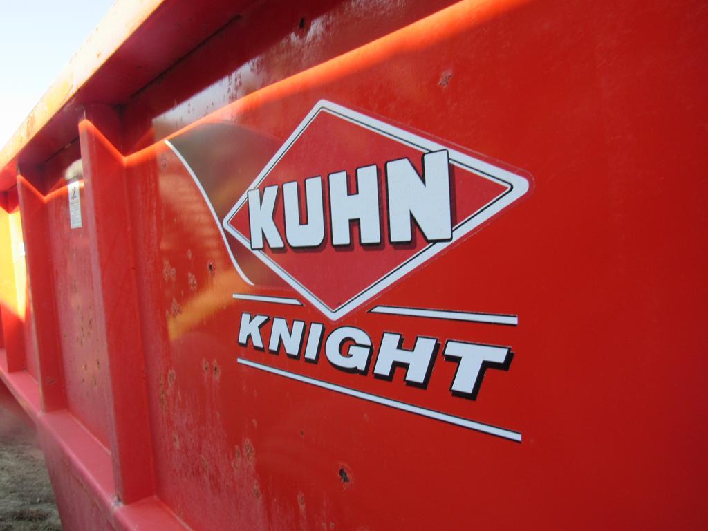 Kuhn Knight 8124 Manure Spreader