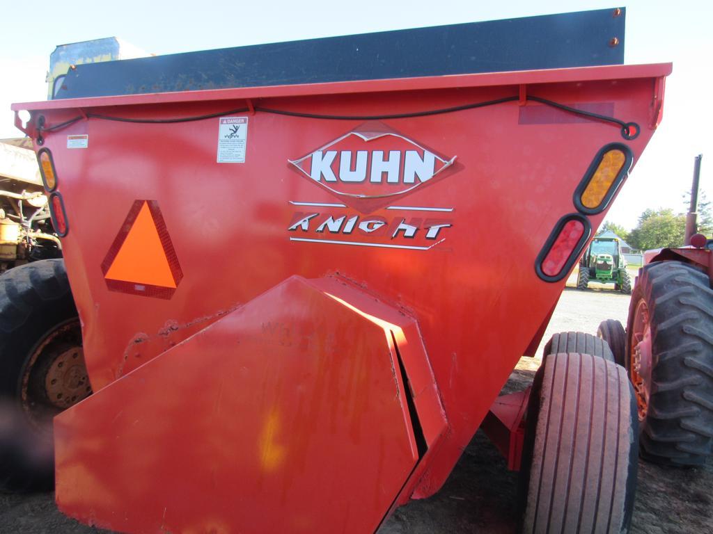 Kuhn Knight 8124 Manure Spreader