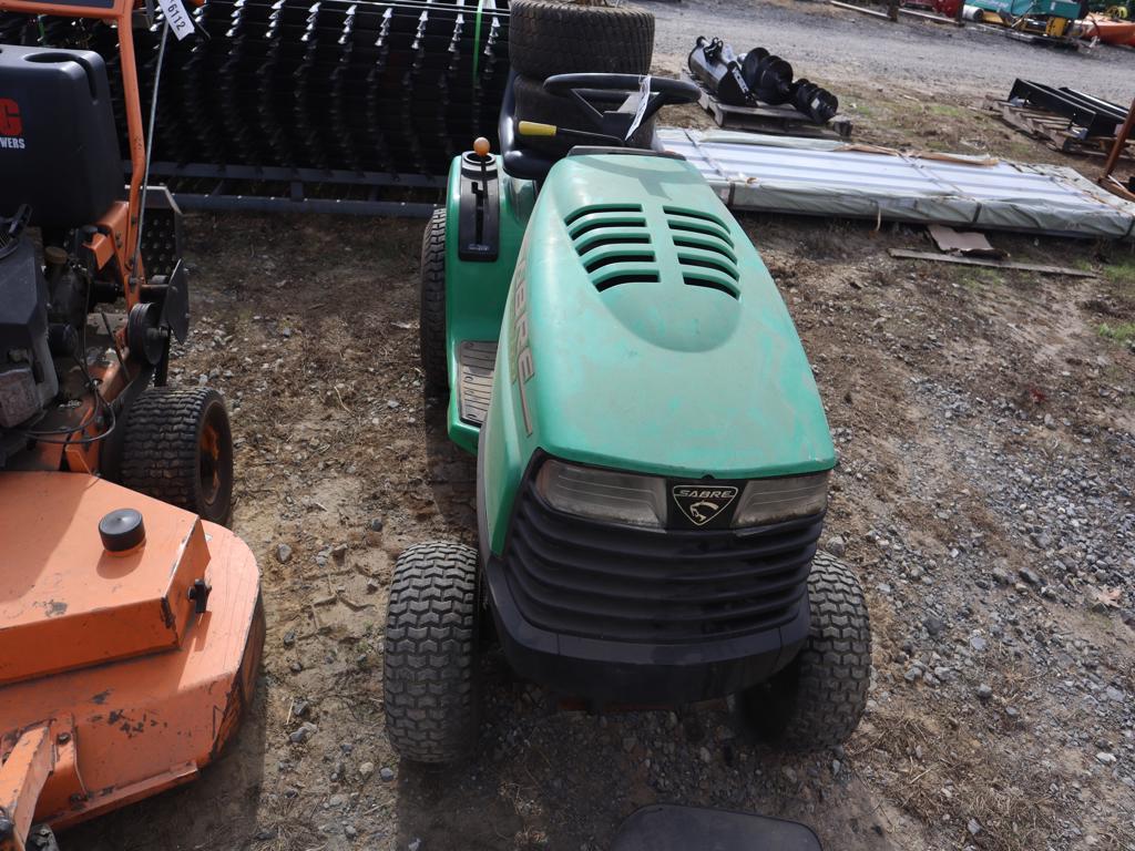 John Deere Sabre Riding Tractor