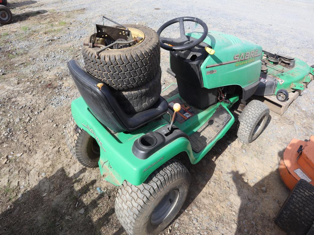 John Deere Sabre Riding Tractor