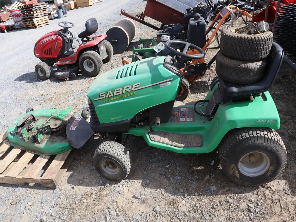 John Deere Sabre Riding Tractor