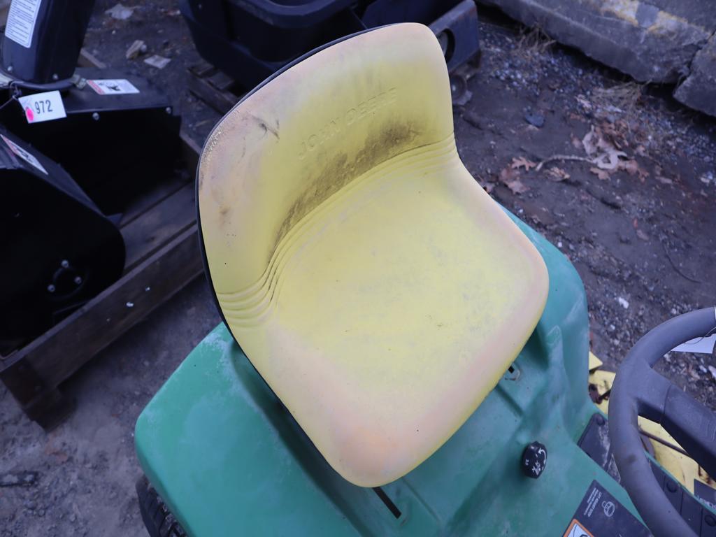 John Deere LX178 Riding Mower