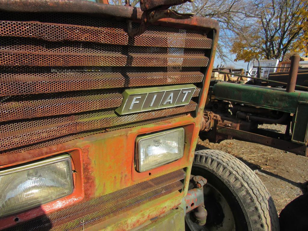 Hesston 6090 Tractor