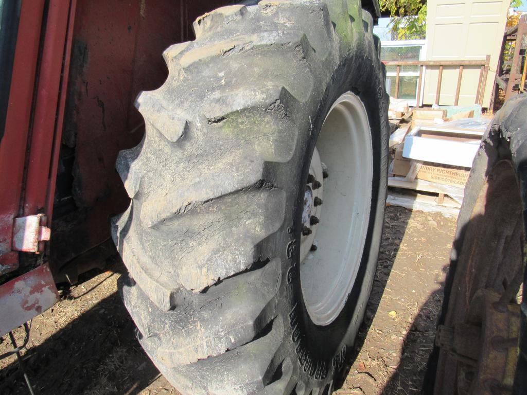 Hesston 6090 Tractor