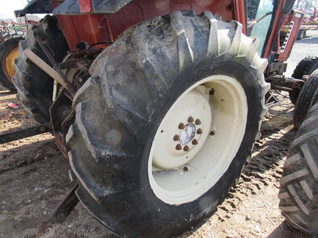 Hesston 6090 Tractor